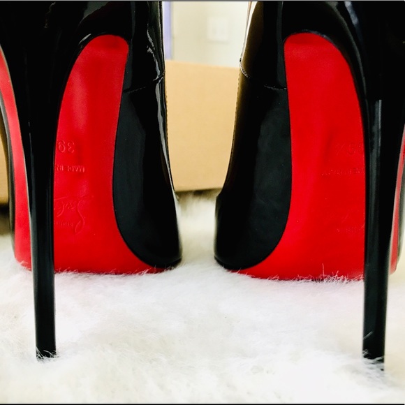 Christian Louboutin So Kate Patent Leather Pump - Picture 2 of 6